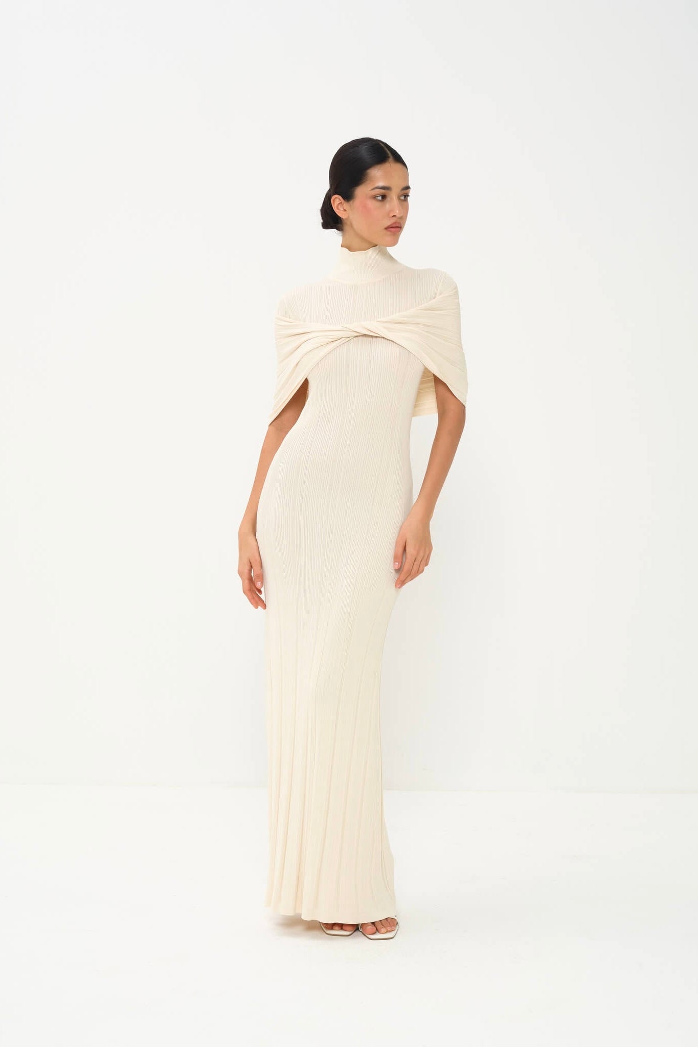 tortina maxi dress Introducing the Tortina Maxi Dress in the stunning Kantina print  ,  Crafted from luxurious mesh fabric, this dress features chic sheer panels  and a flirty front splitperfect for your next holiday