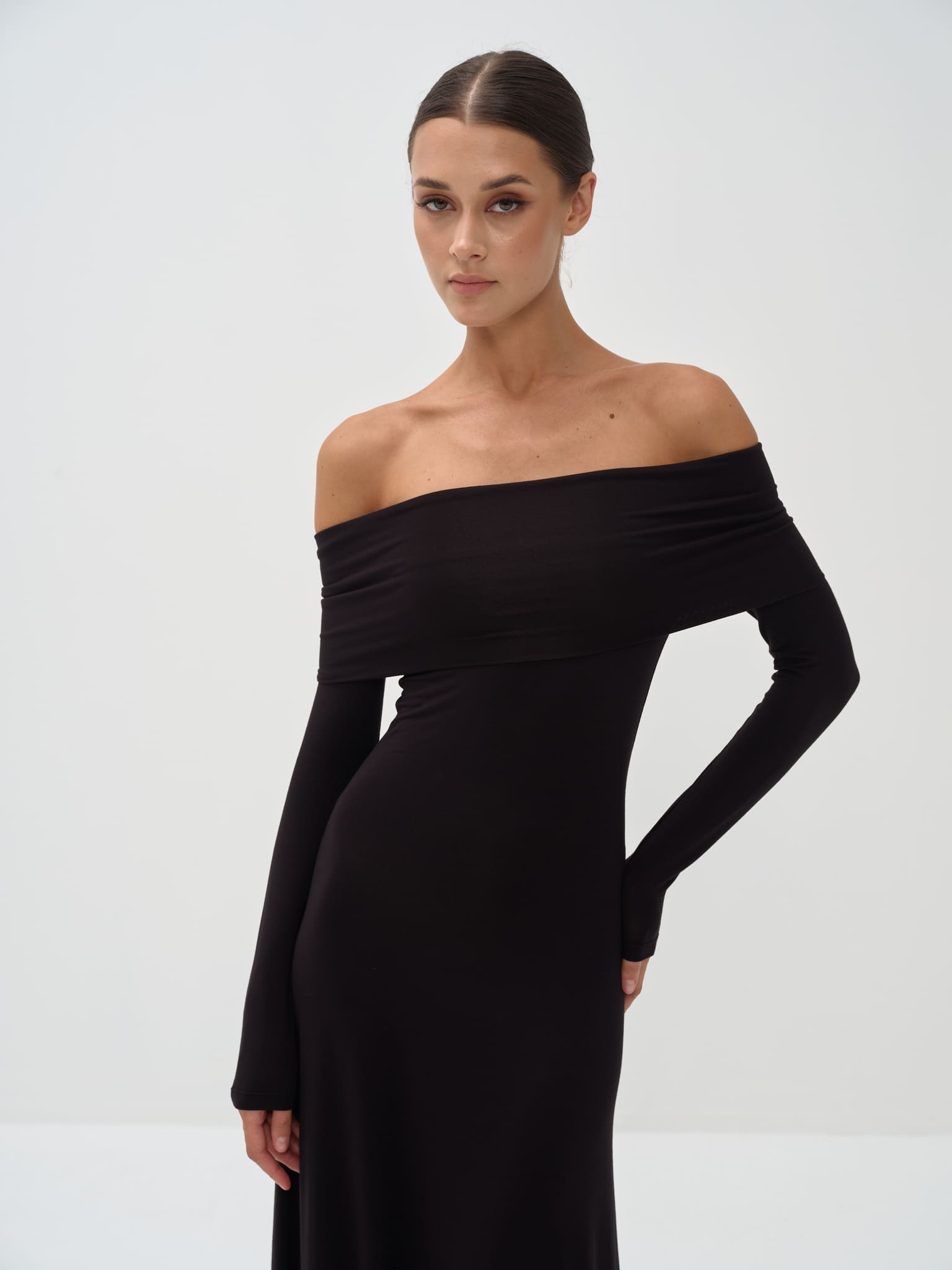 Otis Off-Shoulder Long Sleeve Maxi Jersey Knit Dress